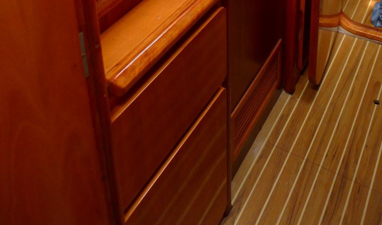 42 Jeantot Master Companionway