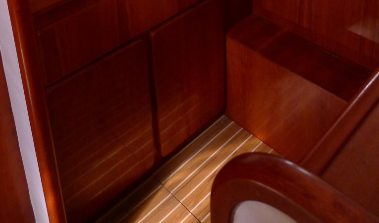 42 Jeantot Master Cabin