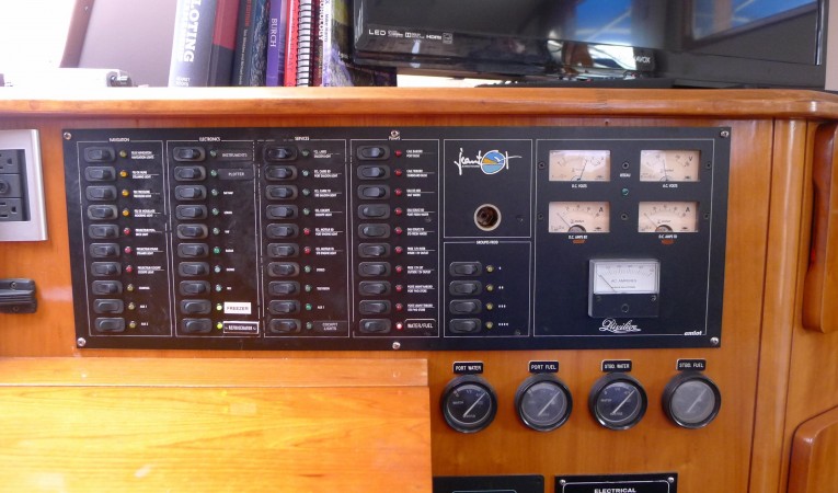 42 Jeantot Nav Station