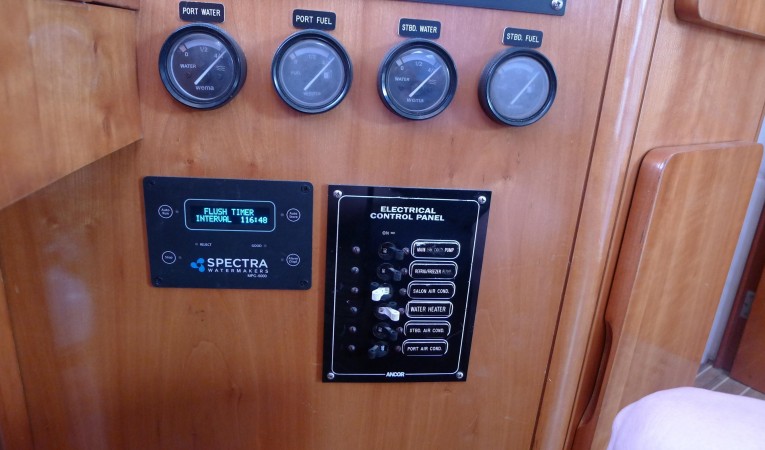 42 Jeantot Nav Station