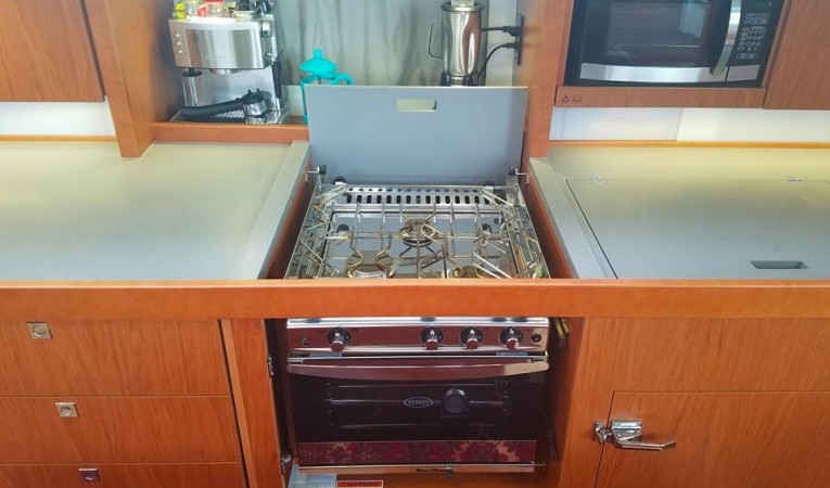 50 Beneteau Stove