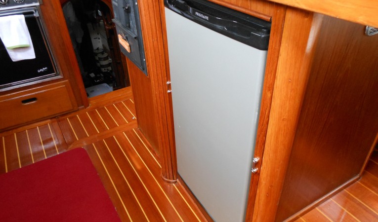 57 Wellington 12v drink refridgerator