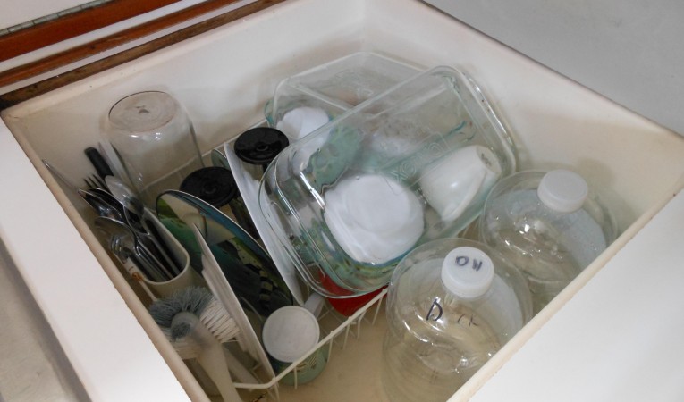 57 Wellington Dish rack drains overboard