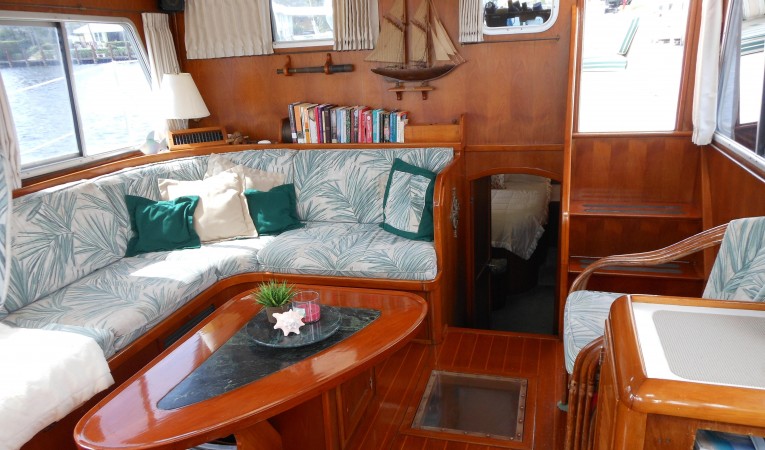 57 Wellington Salon looking aft