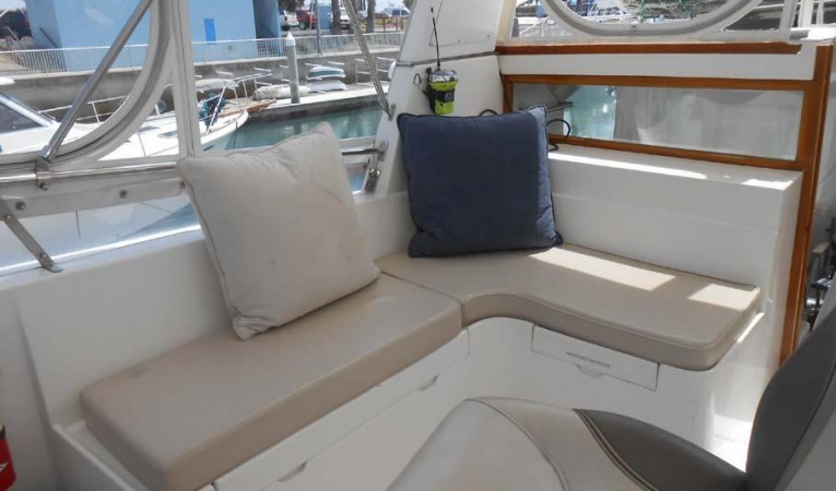 42 Lien Hwa Flying Bridge Seating-starboard