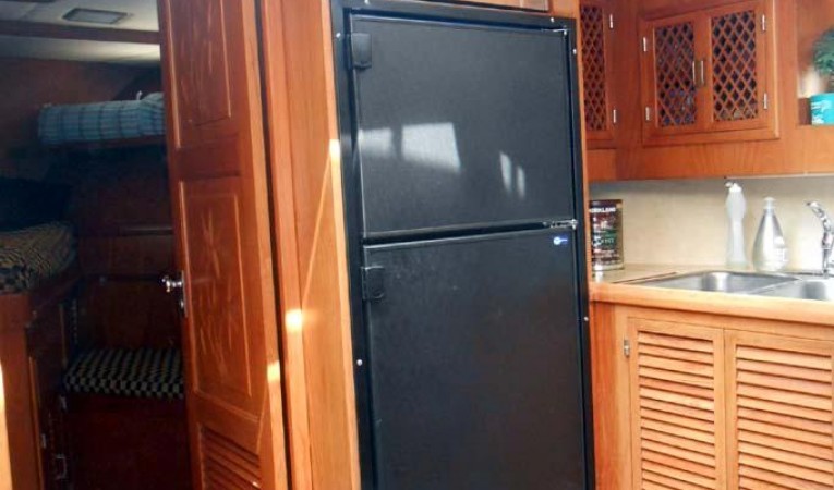 42 Lien Hwa Refrigerator -AC/DC