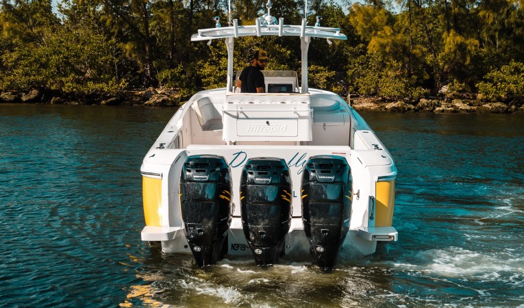 40 Intrepid Stern