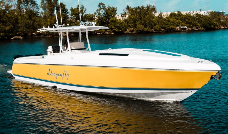 40 Intrepid Stbd Bow