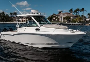 28' Boston Whaler 2022