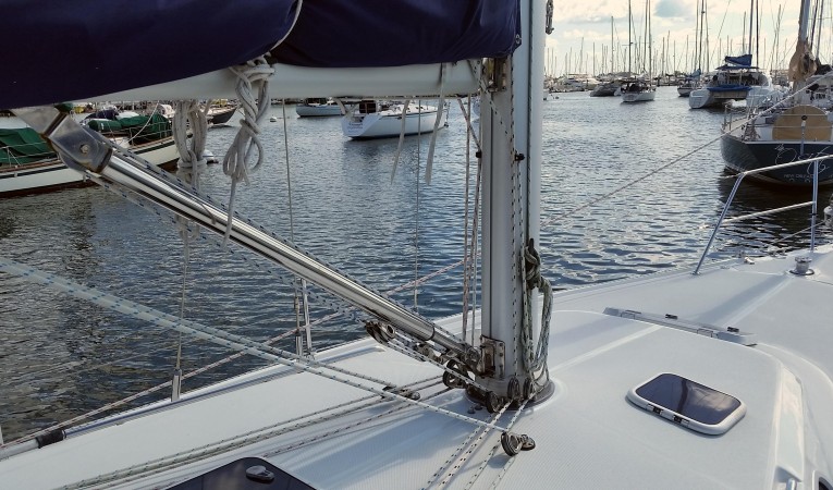 36 Catalina Rigid Boom Vang