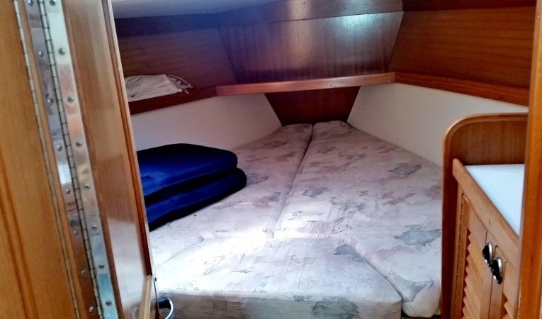 36 Catalina V-Berth with Filler in Place