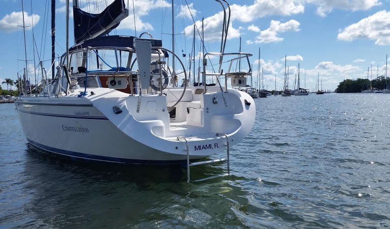 36 Catalina Stern Swim Platform