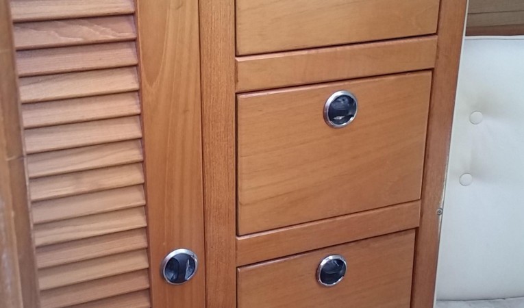 36 Catalina Owner's Locker with Drawers