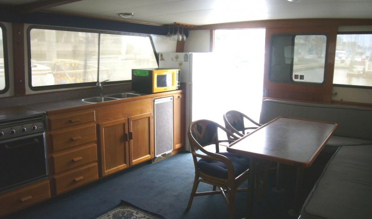 55 Santa Barbara salon - aft starboard