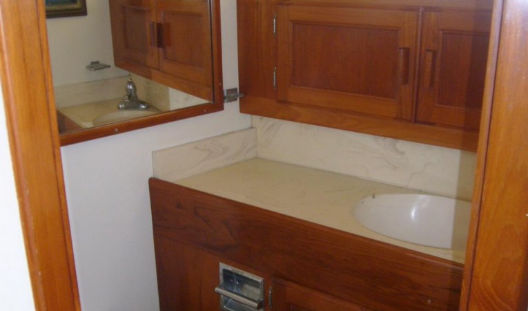 55 Santa Barbara guest head