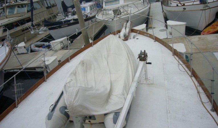 55 Santa Barbara foredeck