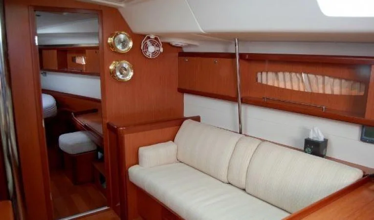 49 Beneteau 