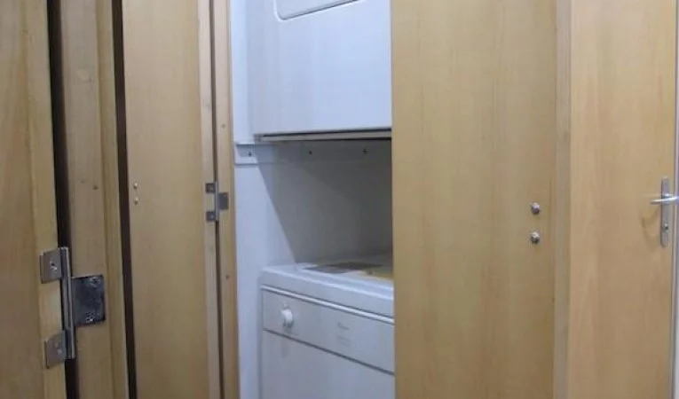 60 Bertram Full Size Washer and Dryer