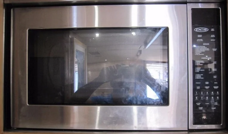 60 Bertram Galley Microwave