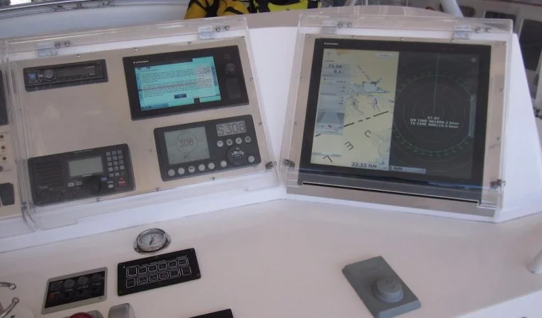 60 Bertram Flybridge Electronics