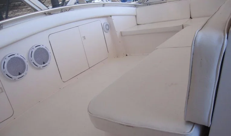 60 Bertram Flybridge Forward Seating