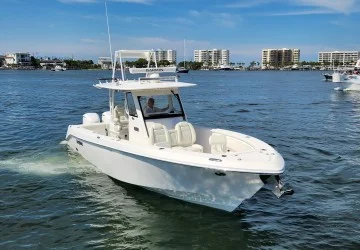 35' Everglades 2019