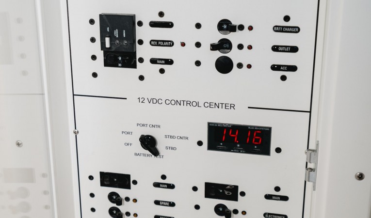 37 SeaVee AC DC Panel