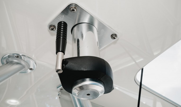 37 SeaVee Outriggers