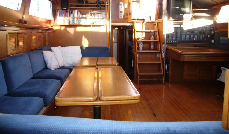 68 Irwin salon aft-from galley 2