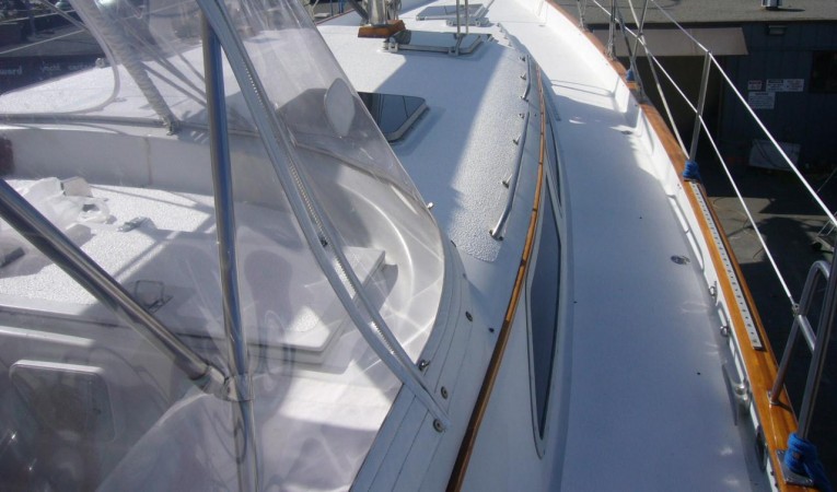 68 Irwin starboard side deck