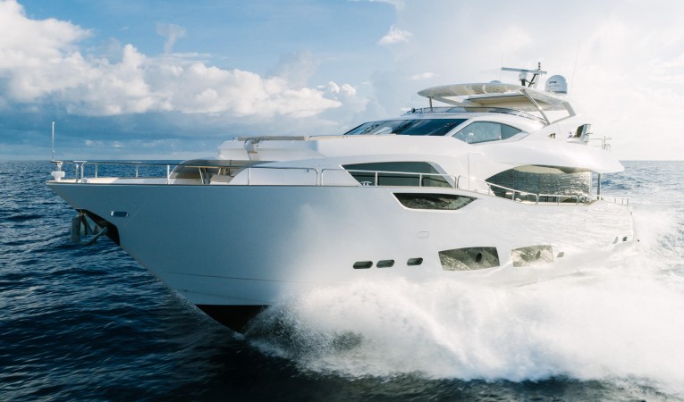 95 Sunseeker Large stabilizers mean comfort even at high speeds