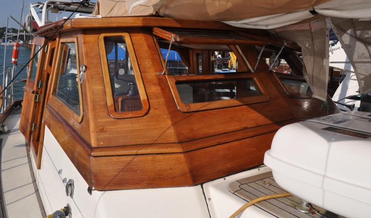 60 Maple Leaf forward Pilot Housr