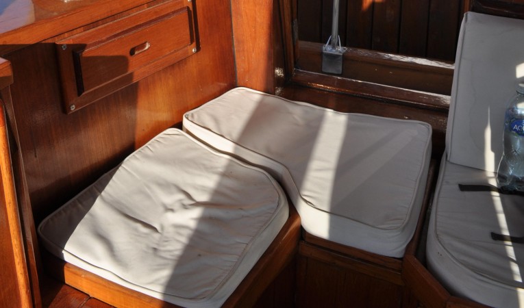 60 Maple Leaf Pilot House-2