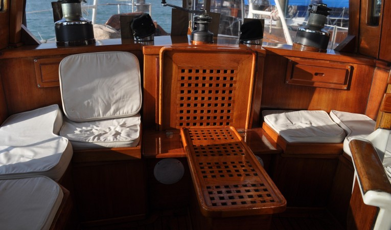 60 Maple Leaf Pilot House -3