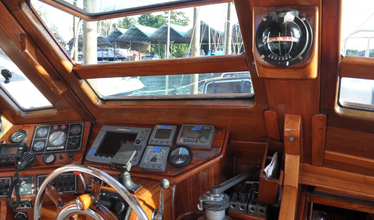 60 Maple Leaf Helm-2