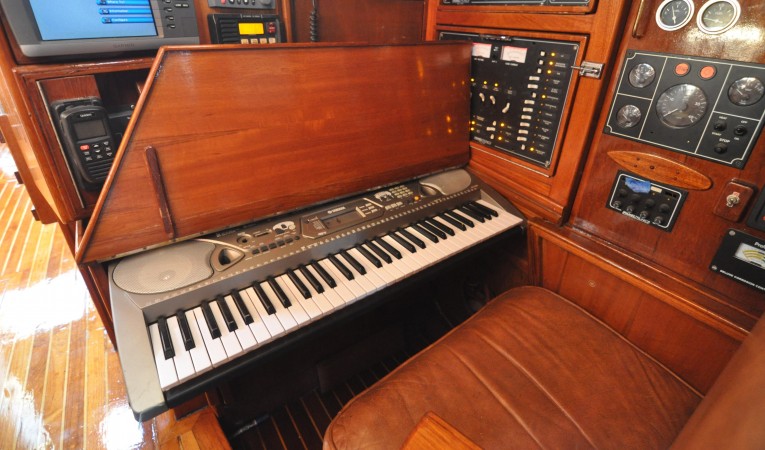 60 Maple Leaf Piano