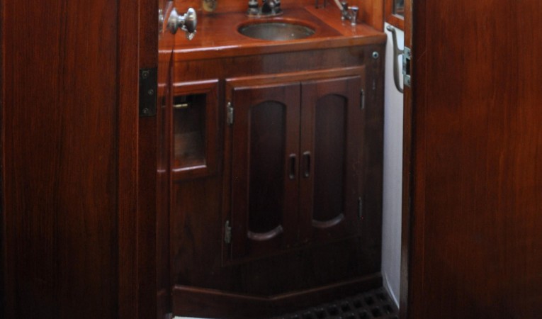 60 Maple Leaf Forward Head