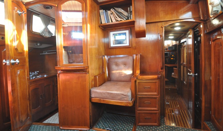 60 Maple Leaf Aft Cabin-3