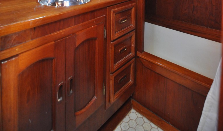 60 Maple Leaf Aft Head