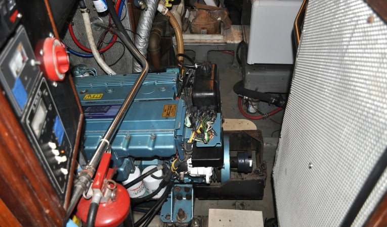 60 Maple Leaf Engine roo