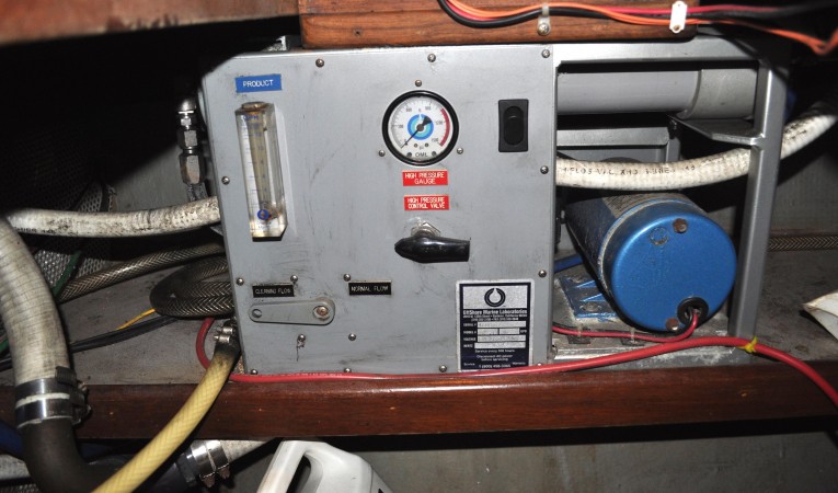 60 Maple Leaf water Maker