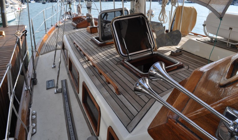 60 Maple Leaf Side deck