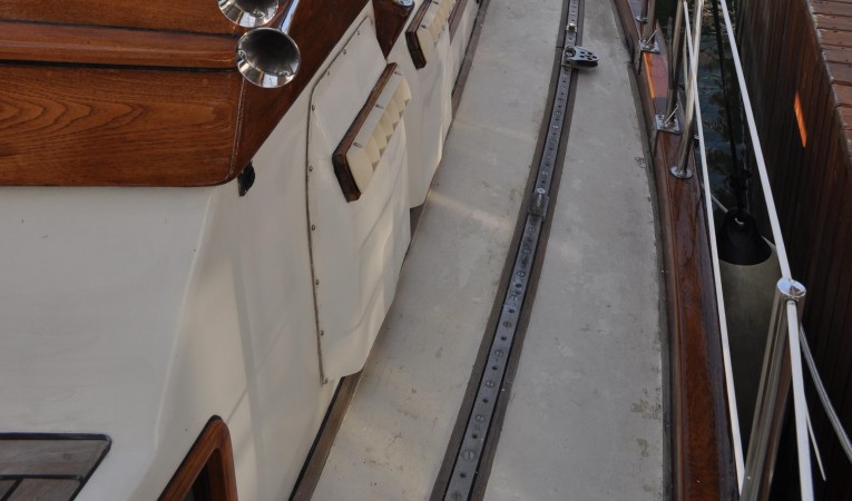 60 Maple Leaf Pilot house