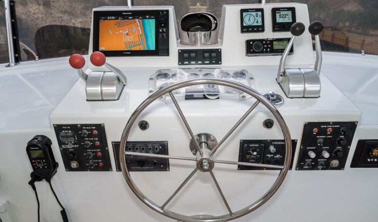 63 Hatteras Upper Helm 2