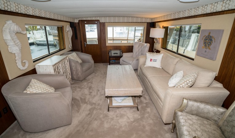 63 Hatteras Salon Aft