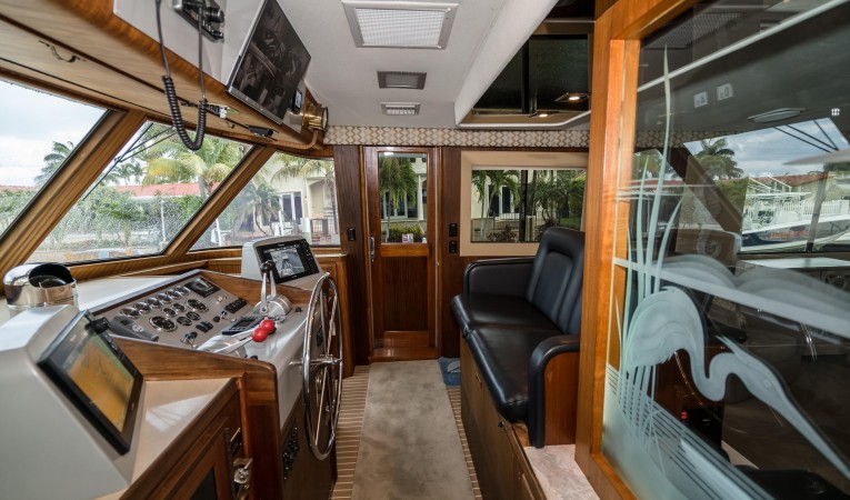 63 Hatteras Wheel House Stbd