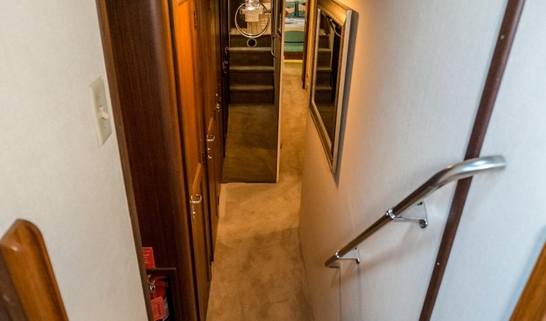 63 Hatteras Companionway Aft