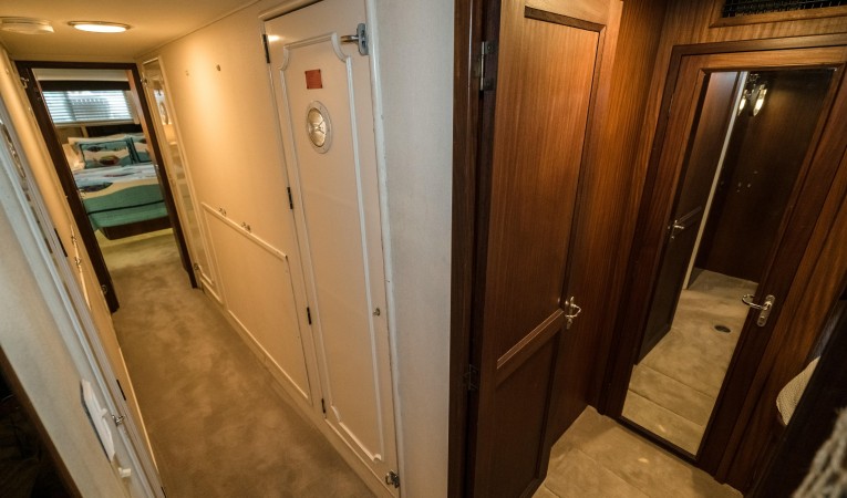 63 Hatteras Companionway