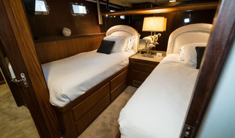 63 Hatteras Guest Stateroom