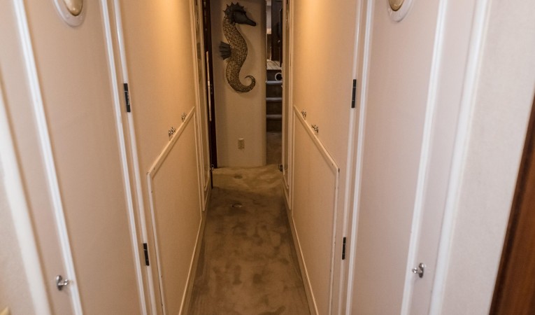 63 Hatteras Companionway